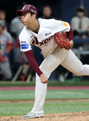 ‘가을야구서 펄펄’ 안우진 “팔 각도 수정 후에 좋아졌다”