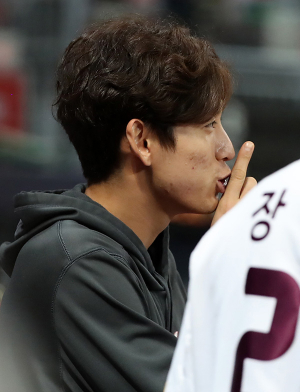 이정후 “준PO 2차전 같은 상황 온다면 똑같이 수비할 것”