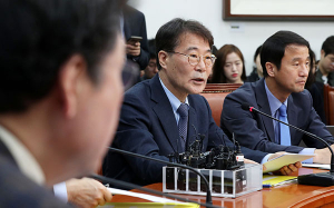 ‘교체설’ 장하성 “인사 문제, 내 관여 사안 아냐”