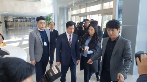‘선거법위반 혐의’ 황천모 시장 경찰 출석 “금품살포 안 했다”