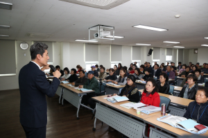 이강덕 포항시장 지방자치학교 특강 나서