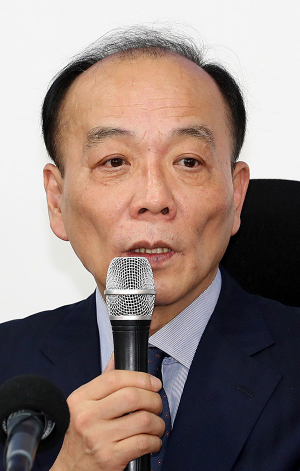 전원책 “한국당 절반은 물갈이 해야”