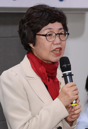 與野, 내년 예산심의 놓고 날선 공방