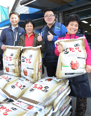 칠곡군 동명농협, 자체브랜드‘쌀한말’특판 행사 성료