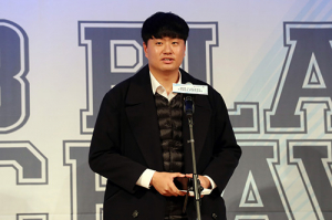올해의 선수 이영하…프로야구선수협회가 직접 뽑았다