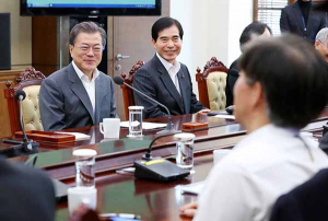 ‘조국 지키기’ 나선 文대통령