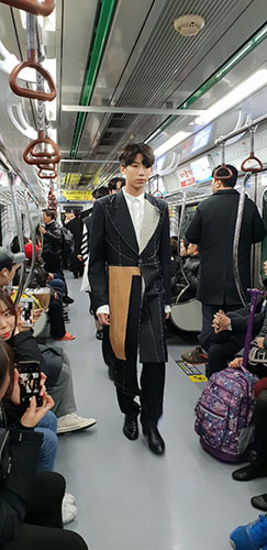 대구도시철도, 이색 패션쇼 개최