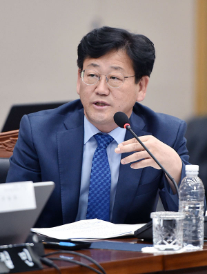 ‘공항 갑질’ 김정호 사과 기자회견 내일 하려다 앞당겨