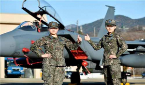 F-15K 첫 여군 정비중대장 2명 탄생