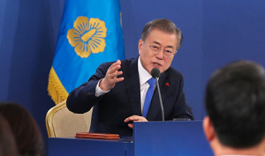 文 “최저임금 정책 부작용 인정…정책 보완 힘쓰겠다” 강조