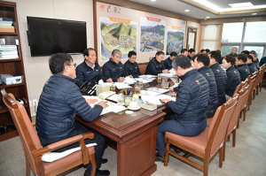 “지역경제 살리기 앞장서 달라”