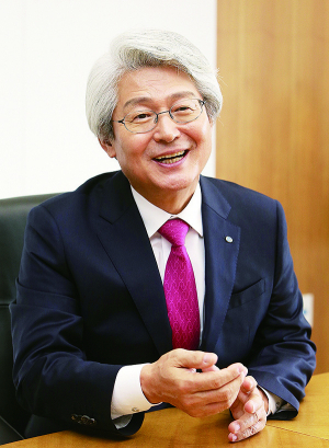 DGB금융 김태오 회장 15억 ‘황제연봉’ 도마위