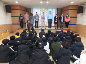 “겨울방학, 원어민 선생님들과 재미있게 영어공부해요”