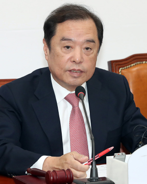 한국당 당권 '눈치싸움' 치열…김병준 출마설 모두 '견제'
