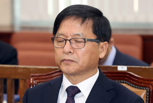 文대통령, 청문회 없이 조해주 선관위원 임명…정국 급랭
