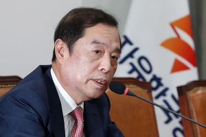 김병준, 당대표 선거 불출마…“황·오·홍 출마 안 했으면”