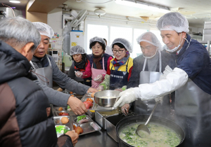 이강덕 시장, 설맞이 봉사로 따뜻한 정 나눠