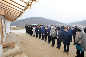 김수환 추기경 선종 10주기 추모 참배 