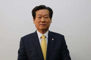 “낙후 지역 발전 위해 새로운 정책 연구 할 것”