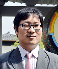 “현실을 모른다”는 푸념, 이제는 그만