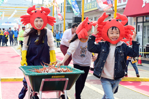‘영덕대게축제’ 21일 개막…영덕대게 맛보러 오세요