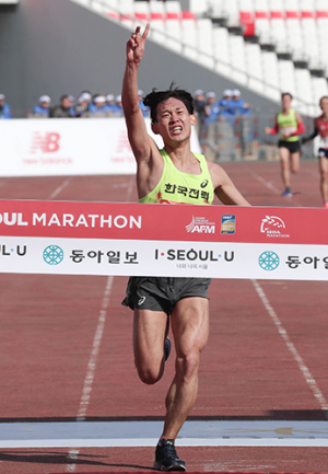 서울국제마라톤, 국내 1위 ‘심종섭 골인’