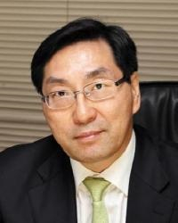 누구를 향한 충성 경쟁인가