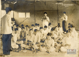빛바랜 앨범 속 추억의 사진을 응모하세요