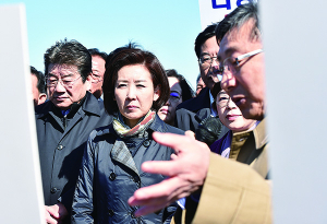 나경원 원내대표, 포항 방문 “특별법 제정 추진”