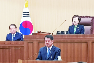 “죄송합니다”…이형식 예천군의회 의장, 의장직 사퇴
