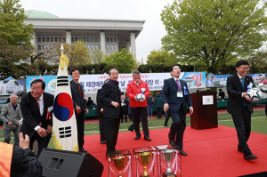 “축구종합센터는 반드시 예천에 유치합시다” 