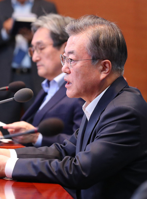 文대통령, 당 대표 회동 답보에 여야정 협의체로 선회 
