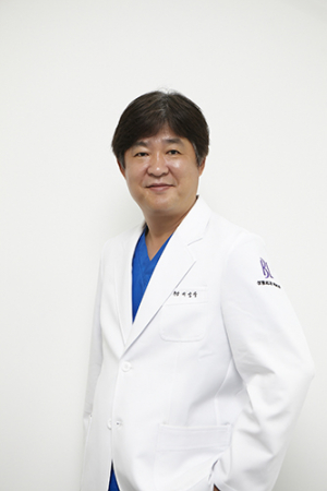 비행기 운항 중 응급환자 생명 구해 ‘화제’