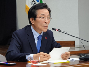 문경시, 다자녀가정 지원 삭감…출산장려 정책 오락가락