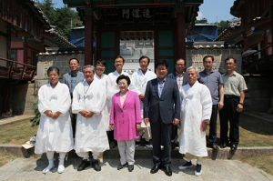 ‘세계유산 등재 주역’ 이배용 한국의 서원 통합보존관리단 이사장, 안동 찾아