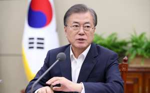 文 “日 경제보복 대응 감정적 안돼”