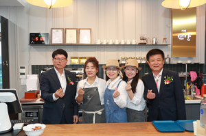 마을 카페 주민소통 공간 역할 톡톡