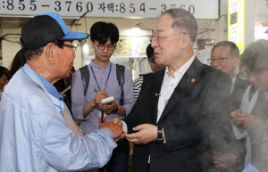 늙고 무기력해지는 한국…2%대 성장마저 포기해야 하나