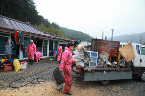 “울진군 힘내세요” 자매도시 봉사단 위문