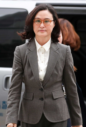 ‘구속 갈림길’ 정경심…시종 담담, 질문에도 무반응