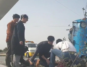 해경 구조대, 사고 피해자 2명 구해