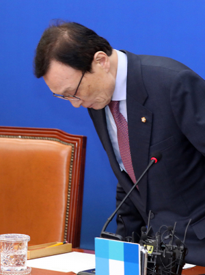 이해찬, ‘조국 사태’ 첫 사과…지도부 사퇴론에 “비합리적 주장”