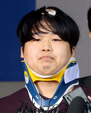 ‘박사’ 조주빈, 검찰 송치…“악마의 삶 멈춰주셔서 감사”