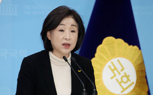심상정 “전국민 100만원 재난소득 文대통령 결단해야”