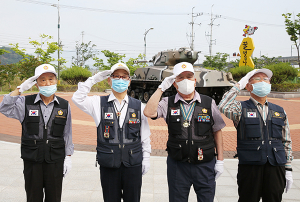 “호국 보훈의 달 겸허하게 맞아요”