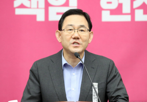 주호영 “장내·장외투쟁 병행하겠다”…국회의장 항의 방문