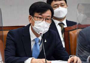 김상조 “2차 지원금 기존 자료로 신속 지급”