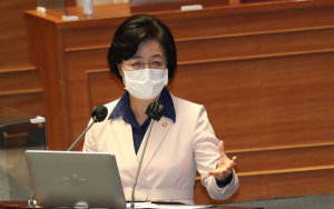 野 “추미애, 시정잡배처럼 답변 국민을 우롱”