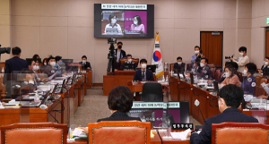 반환점 돈 국감…라임·옵티 대치 속 ‘윤석열 출석’ 주목