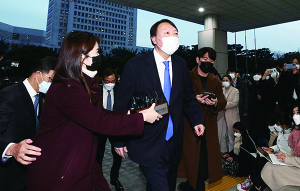 쫓겨난 윤석열 7일만에 금의환향…법치주의 수호 최선
